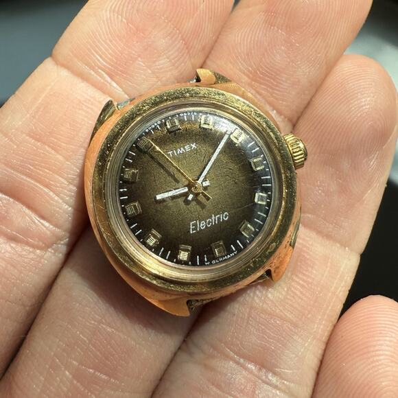 Vintage Timex Electric Ladies Watch Chocolate Brown Dial Gold Tone Steel - Picture 1 of 8